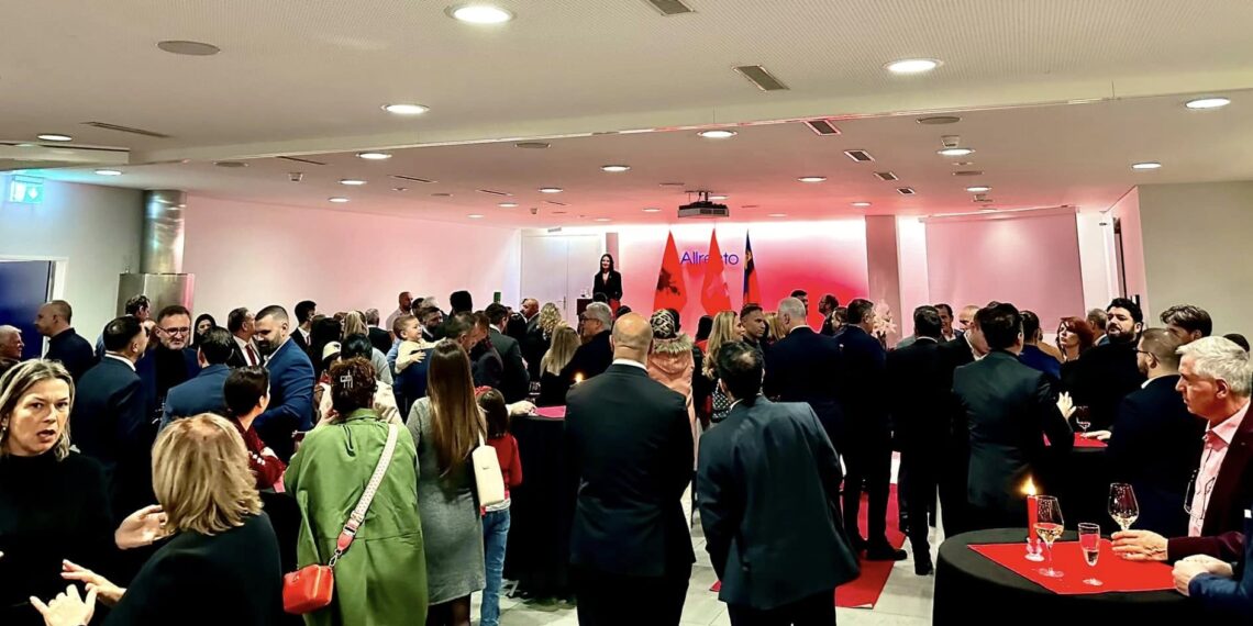 Ambasada e Shqipërisë në Zvicër, Mbrëmë Festoi 28 Nëntorin, Duke Bashkuar Shqiptarët