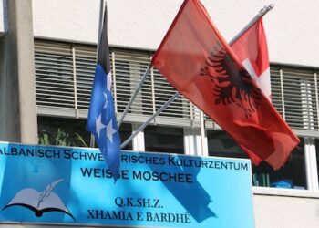 Festa e 28 Nëntorit-Turniri i Futbollit në Sallë