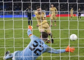 Xherdan Shaqiri i la pa Frymë Tifozët, Het-Trik dhe Eurogol!