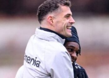 Granit Xhaka shënoi eurogol!