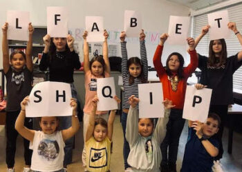 Mësimi në Shkolla Shqipe LAPSH-TICINO: “Gëzuar Ditën e Alfabetit Shqiptar!”