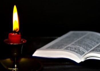 Një tjetër libër poezie nga Prof. Dr. Xhavit Lipaj: “Përndritje nga errësira”