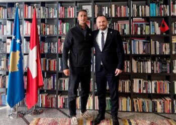 Një takim i veçantë në Cyrih: Konsullata e Kosovës mirëpret pilotin Agon Sejdiu