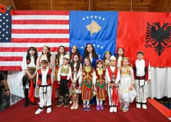 Presidentja Vjosa Osmani nis vizitën në SHBA me takime emocionuese me mërgatën shqiptare në Waterbury