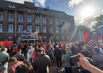 Gjykata speciale në Hagë “pushtohet” nga shqiptarët në mbështetje të ish-udhëheqësve të UÇK