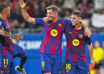 Barcelona thyen rekord historik në La Liga, duke e mundur Valencian