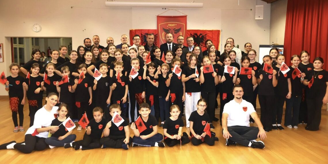 Flaka e kulturës shqiptare ndriçon në “TROJET” – Takim i paharrueshëm në Winterthur