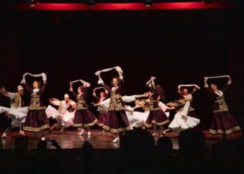 Artistët e Ansamblit Popullor japin shfaqje në Italinë e Veriut