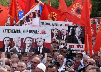 Mërgata i bashkohet protestës gjithëkombëtare në Tiranë: “Edhe zëri ynë do të dëgjohet!”