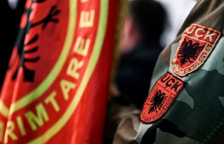“Do qëndrojmë në qiell të hapur deri më 16 shtator”, veteranët e UÇK-së zbarkojnë në Hagë