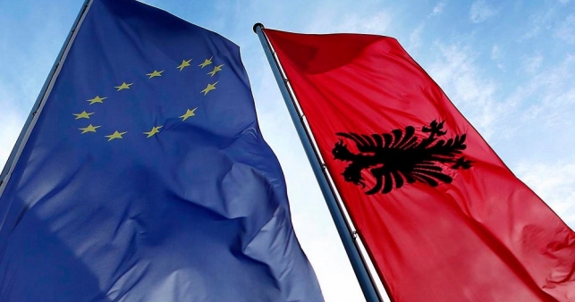 Ndryshojnë rregullat e punësimit, Shqipëria i hap dyert diasporës