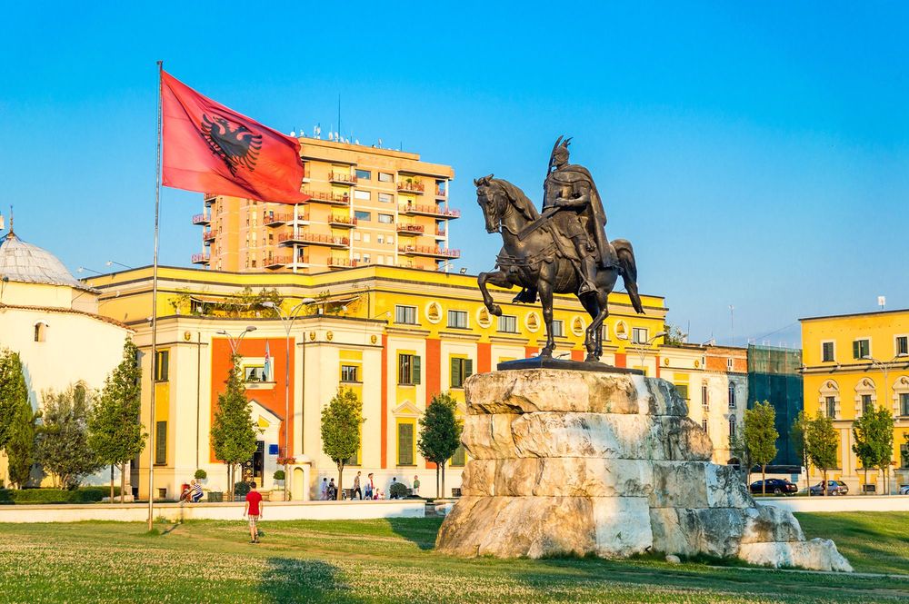 Sa stres të jetosh në Tiranë