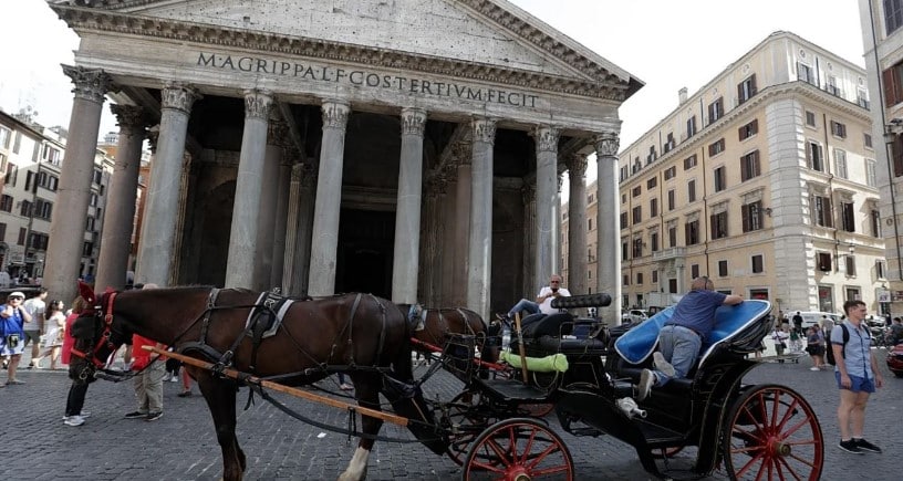 Italia planifikon të ndalojë karrocat turistike të tërhequra nga kuajt