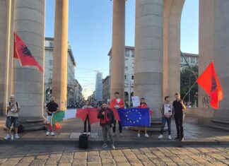 Nga Milano, protesta shqiptare hyn në ditën e 19-të