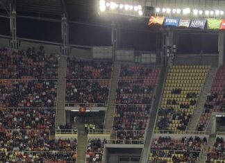 Tifozët zviceranë befasojnë në Shkup, nderojnë Granit Xhakën