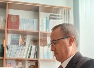 POETI ILMI TAHIRI I FTUAR NË MBRËMJEN POETIKE “URA E KULTURAVE” NË BRUKSEL