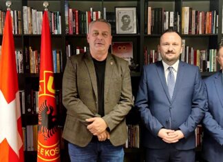 Kryetari i Deçanit, Bashkim Ramosaj, dhe autori Adem Lushaj priten në Konsullatën e Përgjithshme të Kosovës në Cyrih
