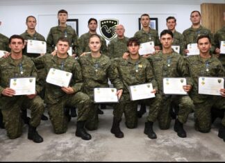 FSK-ja fiton Medaljen e Artë në “Cambrian Patrol 2026”, Jashari dekoron pjesëtarët e ekipit