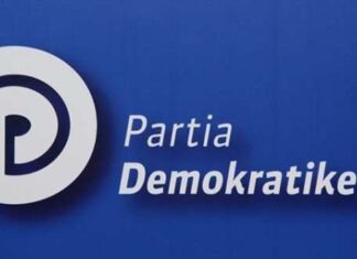 PD denoncon hedhjen e gazit lotsjellës në selinë e saj, Këlliçi: Ka të plagosur nga plumbat e gomës