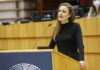 Eurodeputetja Terry Reintke në mbështetje të protestave në Shqipëri